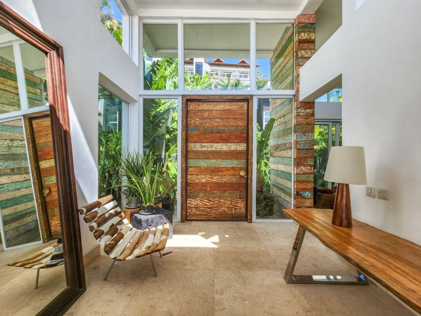 House, 8 611 m²